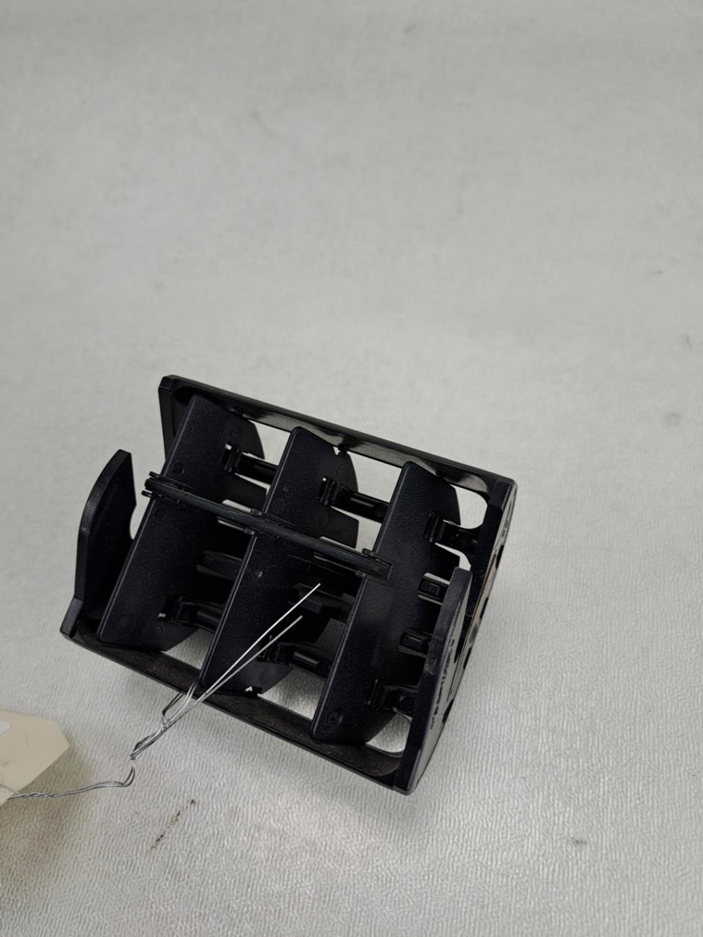 Bocchetta aerazione cruscotto anteriore destra RENAULT CLIO 2 PHASE 1 Gasolina - 1
