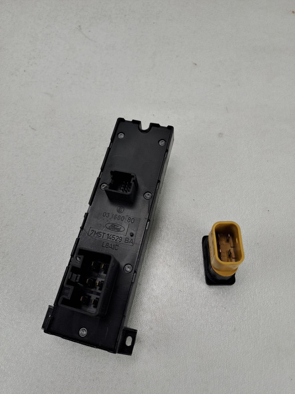 Interruttore lavacristalli anteriore sinistro FORD FOCUS 2 PHASE 1 Gasolina - 1
