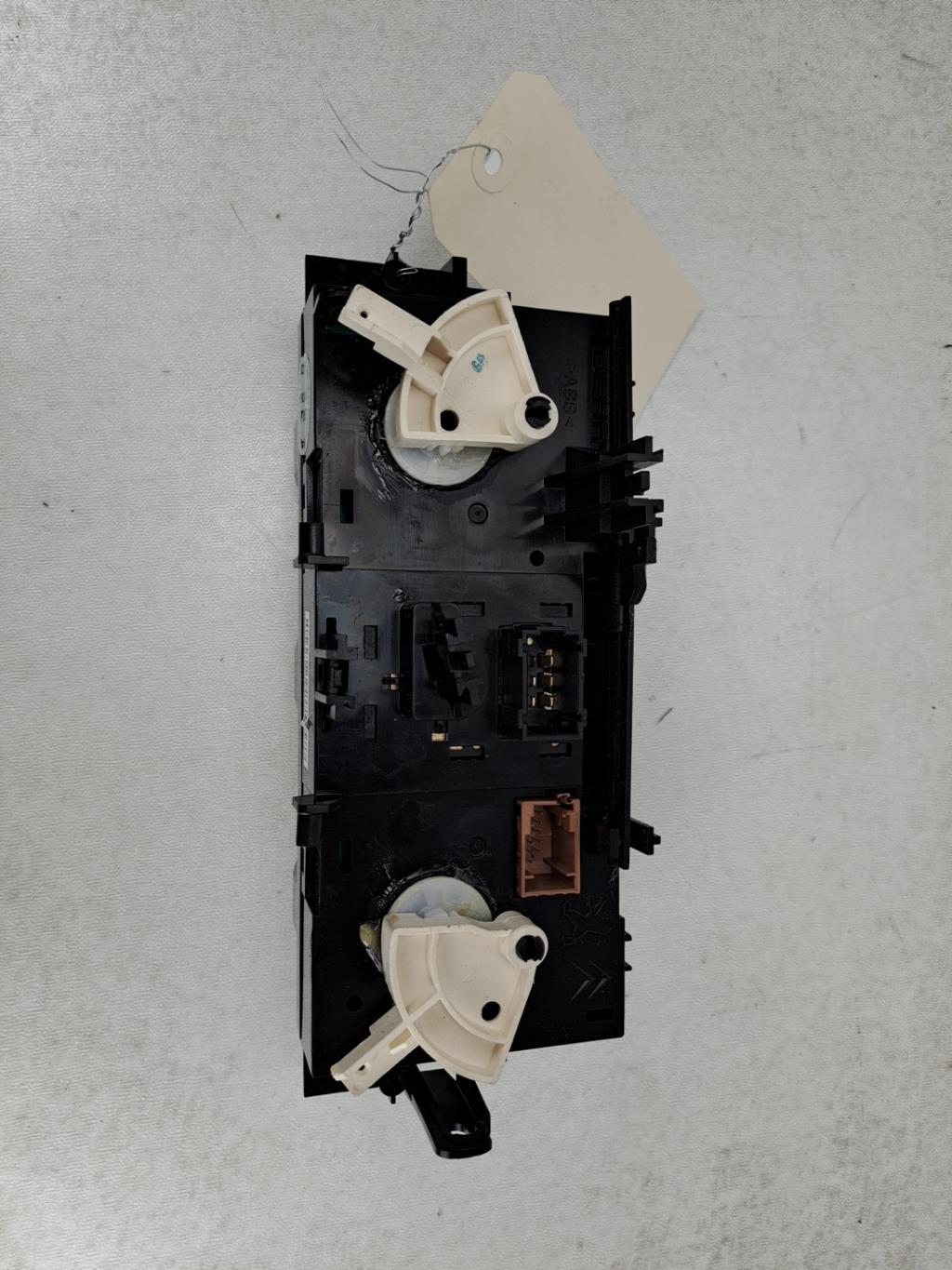Commande chauffage CITROEN C3 2 PHASE 2 Essence - 1