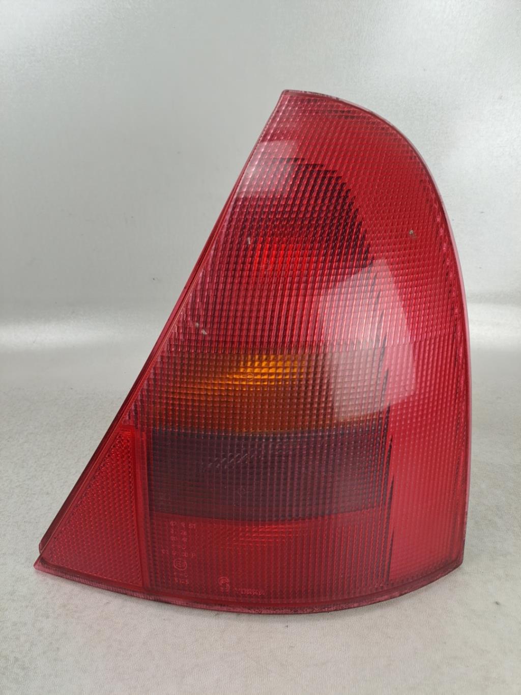 Fanale posteriore principale destro (luci) RENAULT CLIO 2 PHASE 1 Gasolina - 1