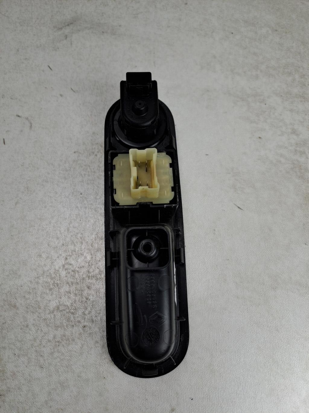 Interruttore lavacristalli anteriore sinistro RENAULT TWINGO 3 PHASE 1 Gasolina - 1