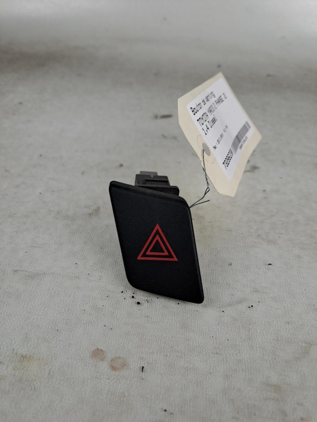 Bouton de warning TOYOTA YARIS 2 PHASE 2 Diesel - 1