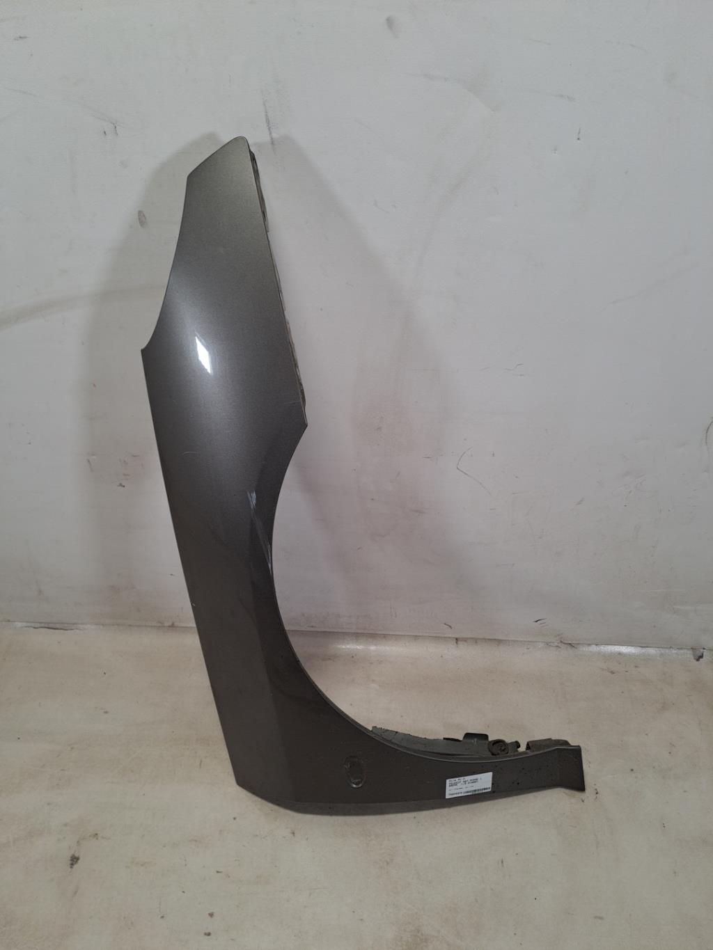 Parafango anteriore destro PEUGEOT 407 PHASE 1 BREAK Diésel - 1