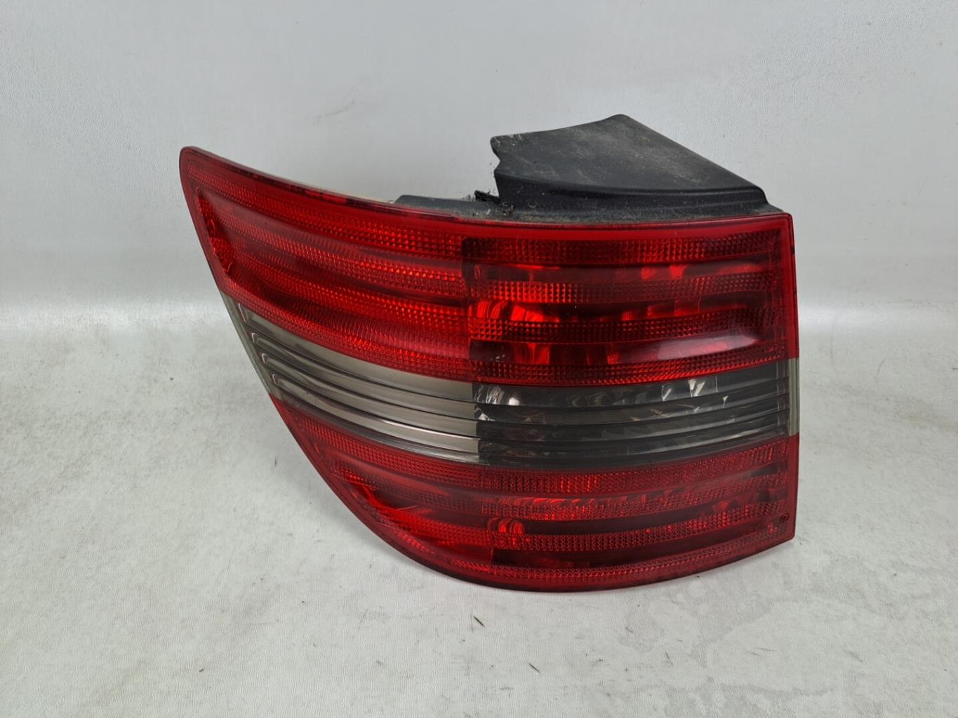 Fanale posteriore principale sinistro (luci) MERCEDES CLASSE B 245 PHASE 1 Diésel - 1