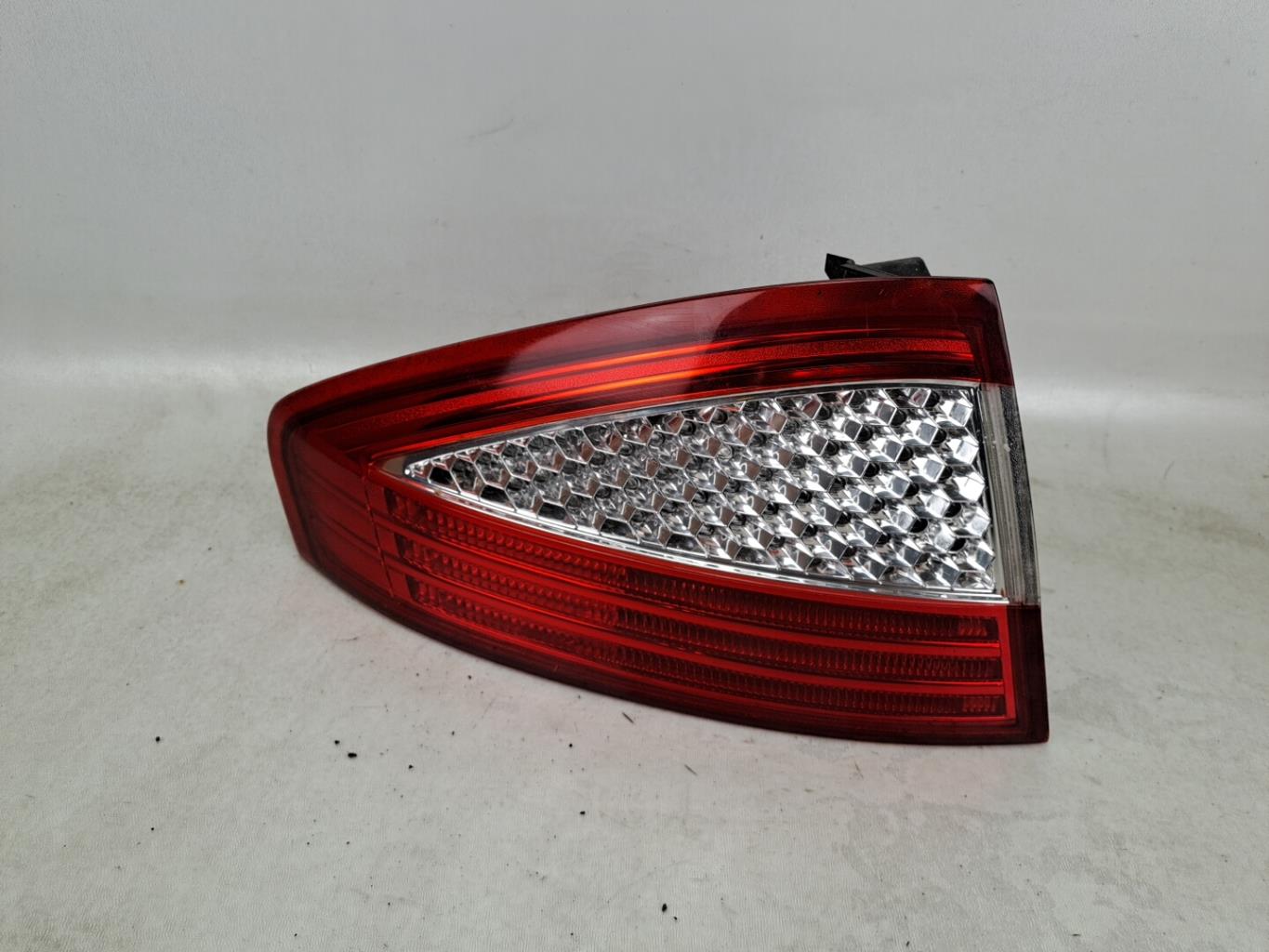 Fanale posteriore principale sinistro (luci) FORD MONDEO 3 PHASE 1 Diésel - 1