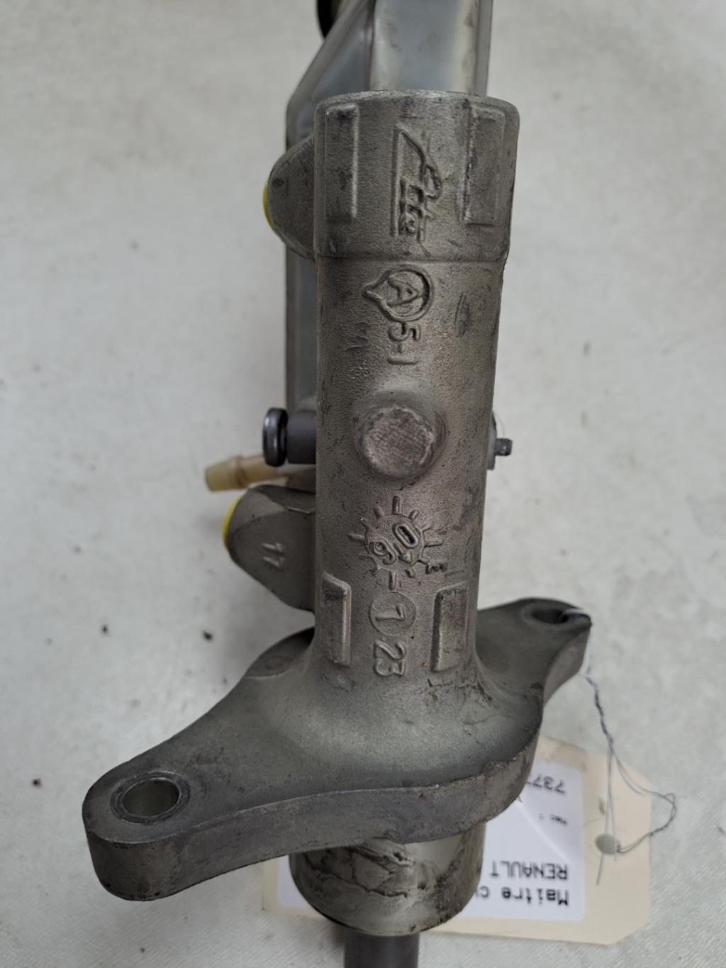 Maitre cylindre (freinage) RENAULT CLIO 3 PHASE 1  - 1