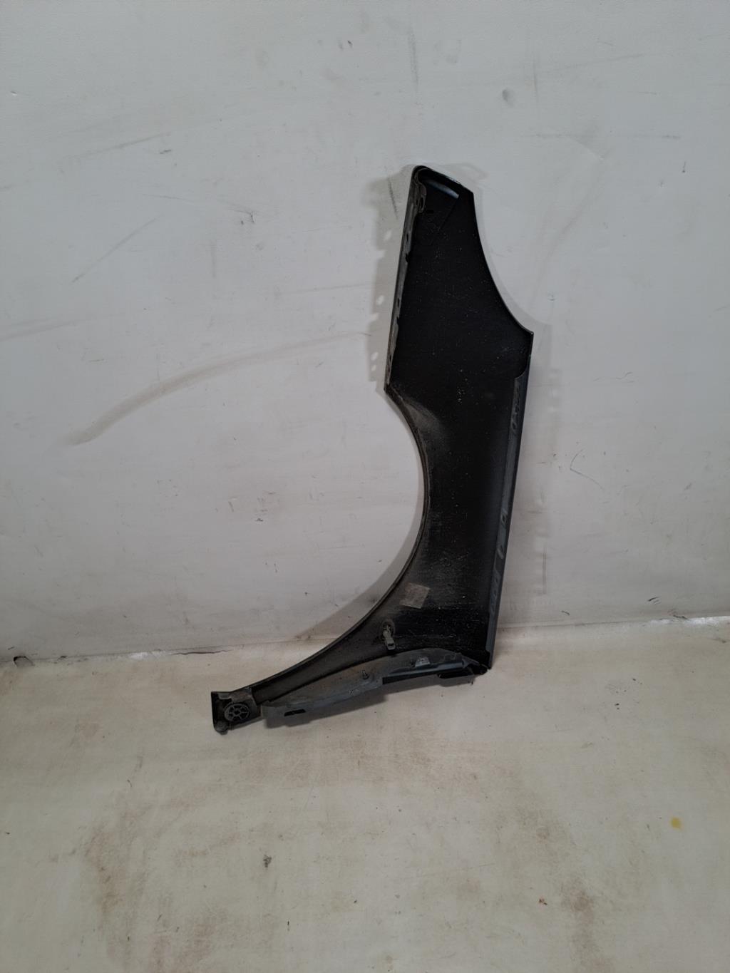 Parafango anteriore destro PEUGEOT 407 PHASE 1 BREAK Diésel - 1
