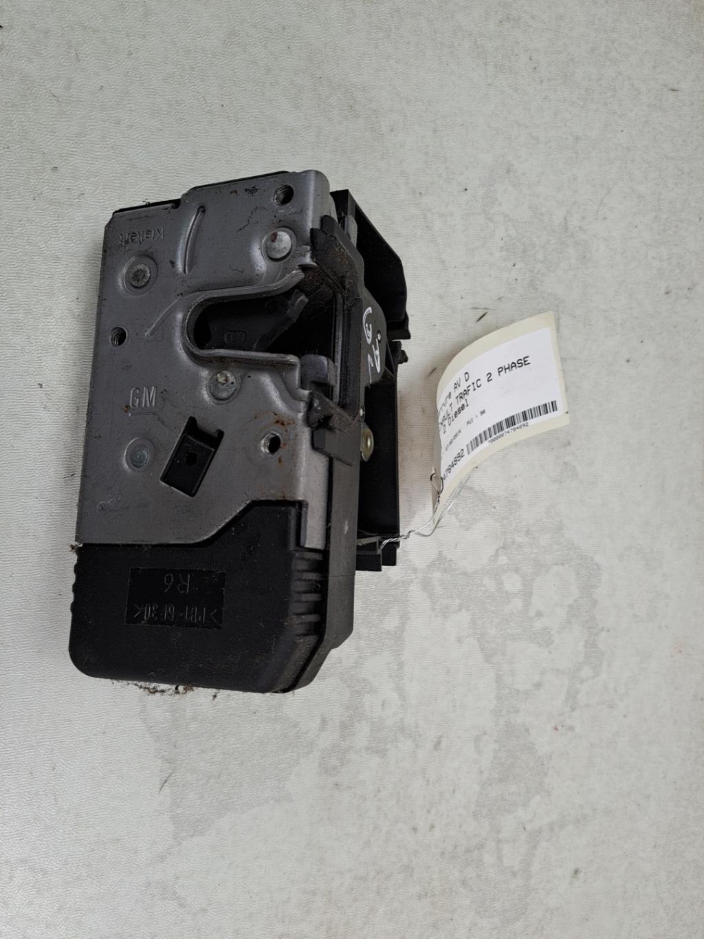 Serrure avant droit RENAULT TRAFIC 2 PHASE 2 Diesel - 1