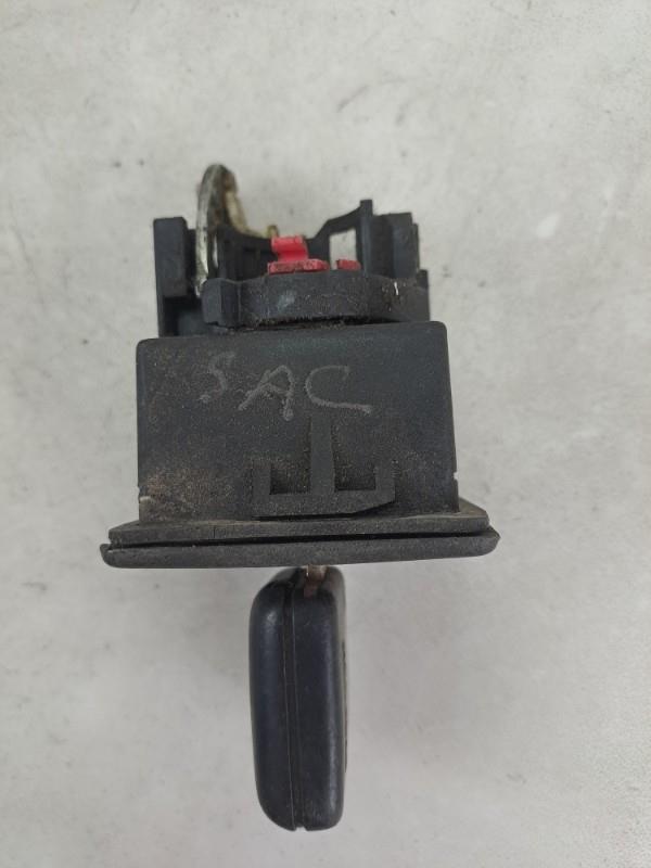 Bouton de coffre RENAULT CLIO 1 PHASE 2  - 1