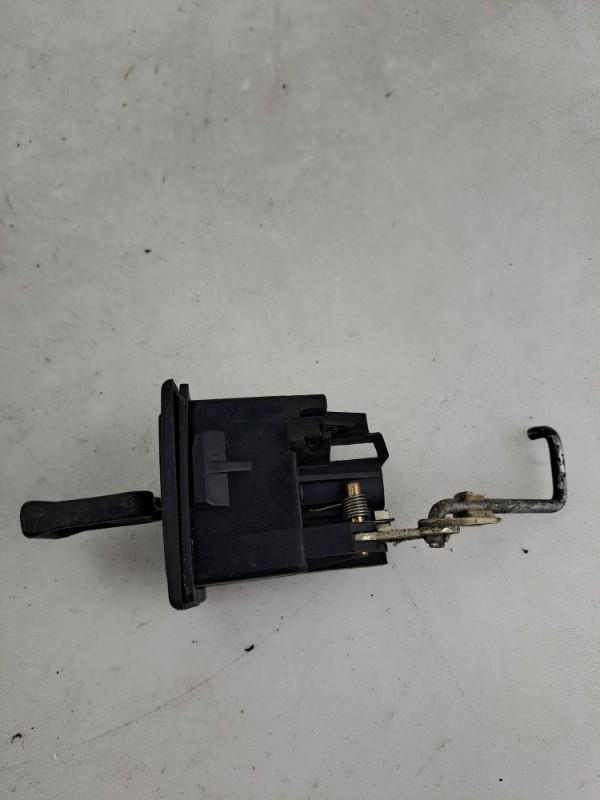 Bouton de coffre RENAULT CLIO 1 PHASE 2  - 1