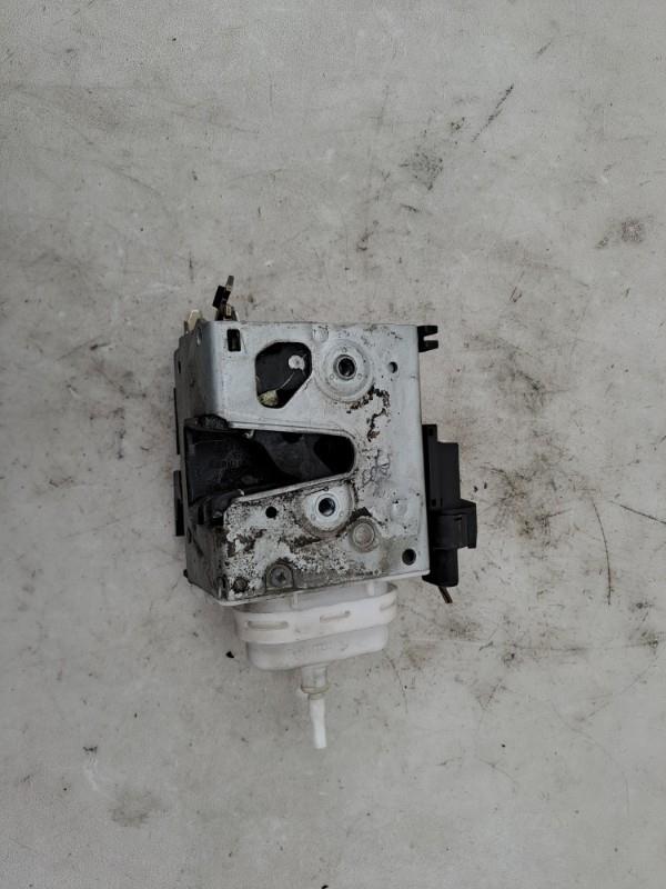 Serrure avant gauche AUDI A4 1 PHASE 1 Essence - 1