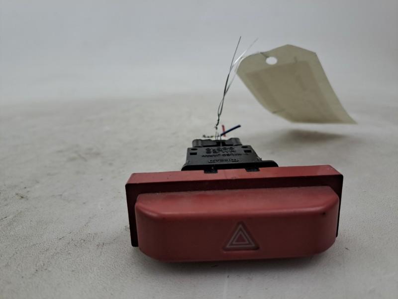 Bouton de warning NISSAN X-TRAIL 1 PHASE 1  - 1