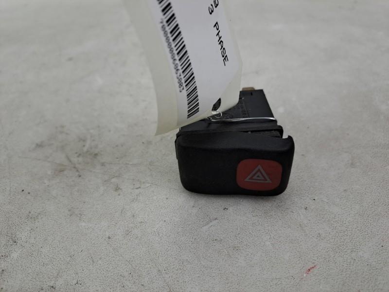 Bouton de warning VOLKSWAGEN POLO 3 PHASE 1  - 1