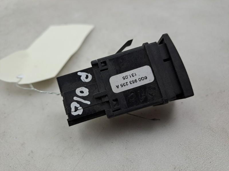 Bouton de warning VOLKSWAGEN POLO 4 PHASE 1  - 1