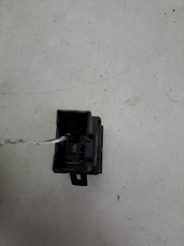 Bouton de warning VOLKSWAGEN POLO 4 PHASE 1  - 1