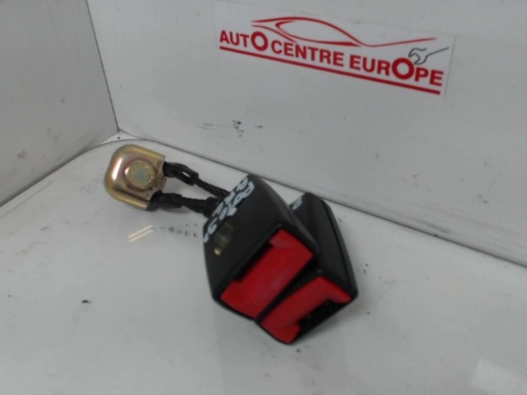 Aggancio cintura sicurezza posteriore sinistro VOLKSWAGEN POLO 4 PHASE 1 Gasolina - 1