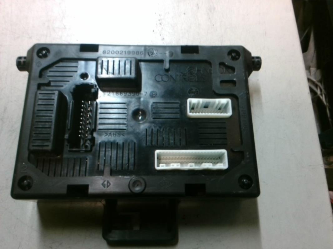 Calculateur moteur RENAULT MODUS PHASE 1 Essence - 1