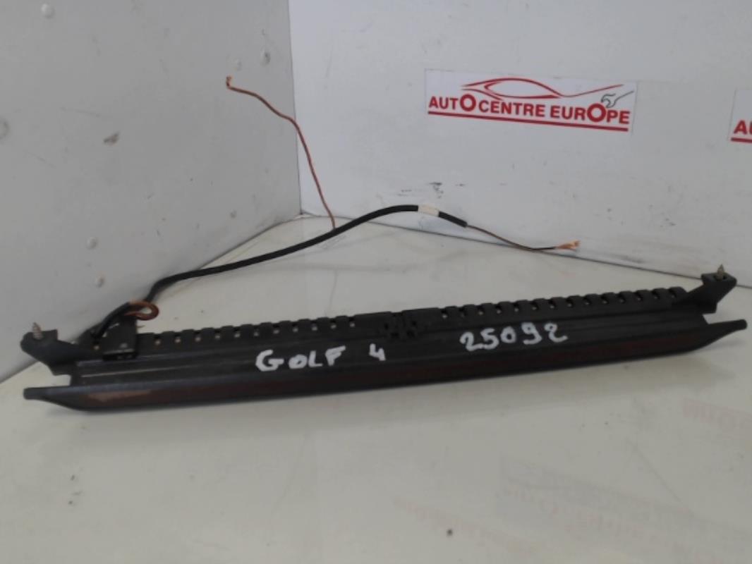Luce stop centrale VOLKSWAGEN GOLF 4 Diésel - 1