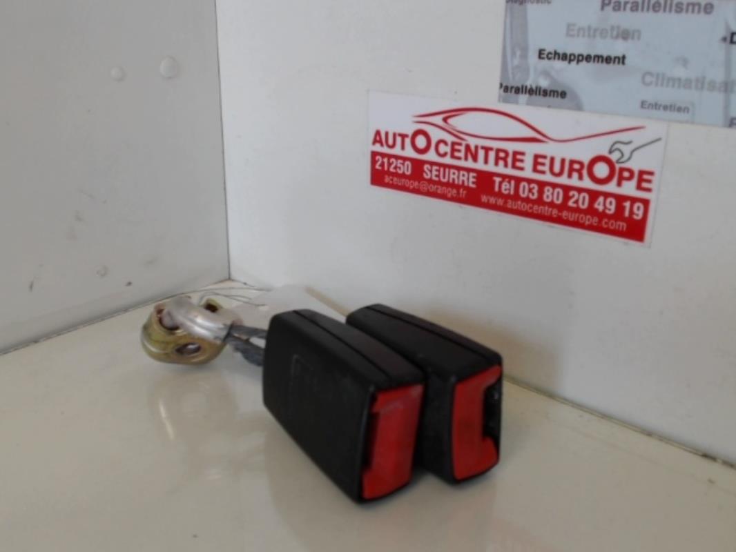 Aggancio cintura sicurezza posteriore sinistro VOLKSWAGEN GOLF 5 Diésel - 1