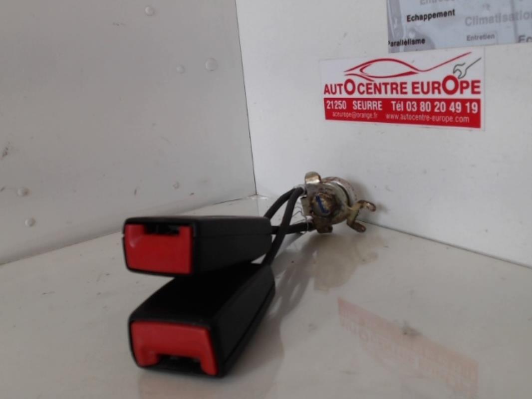 Aggancio cintura sicurezza posteriore destro MERCEDES CLASSE C 202 PHASE 2 BREAK Diésel - 1