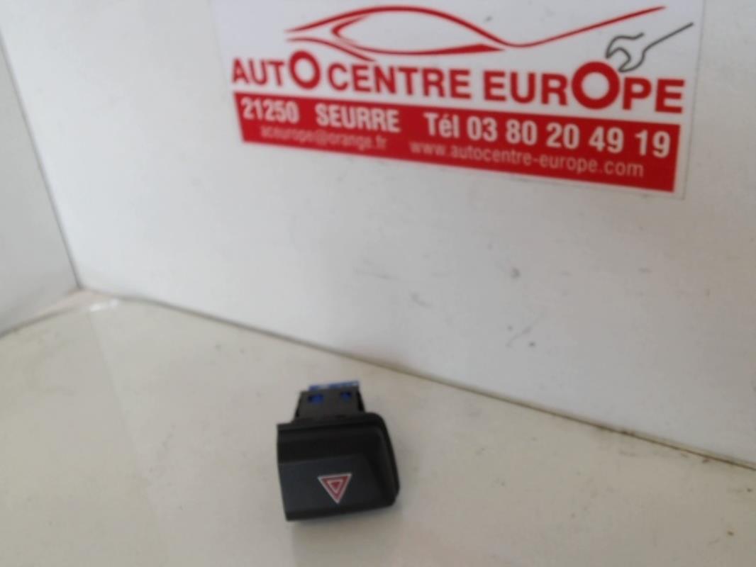 Bouton de warning PEUGEOT 208 1 PHASE 1 Diesel - 1