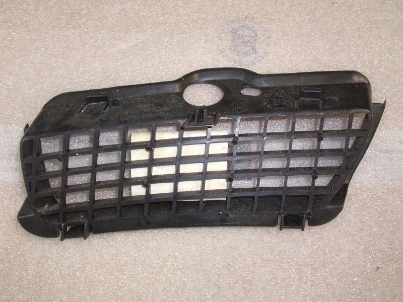 Grille de pare choc VOLKSWAGEN GOLF 3  - 1