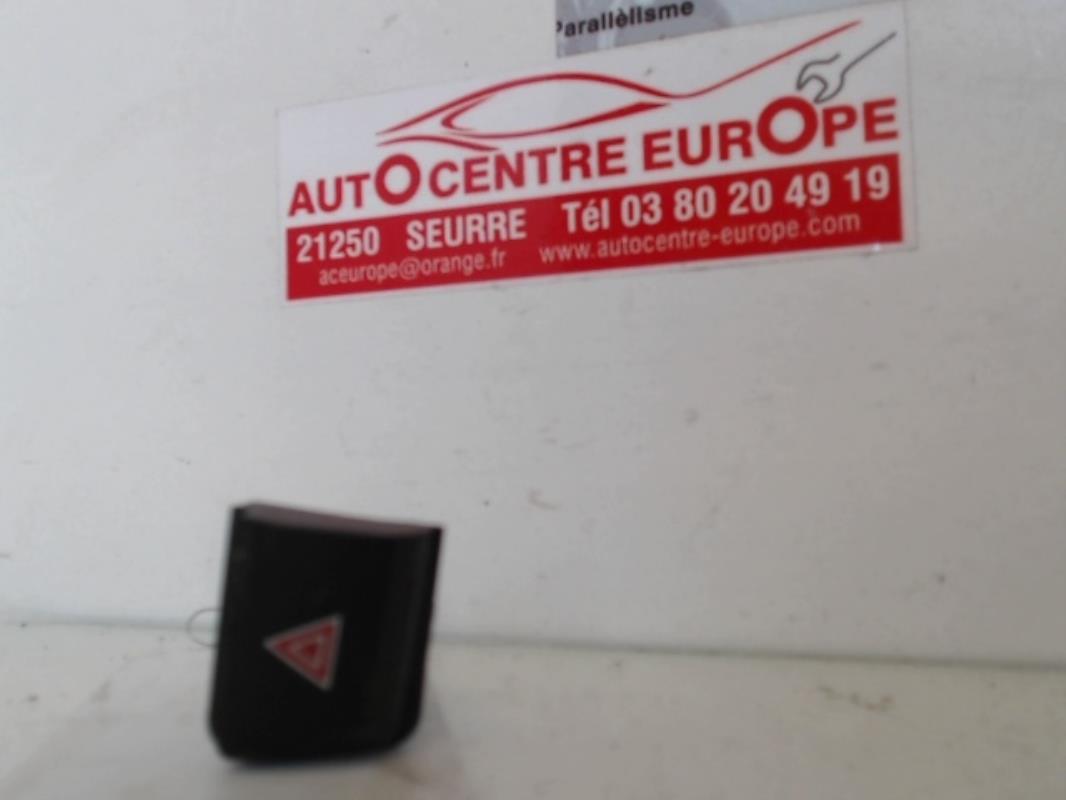 Interruttore luci emergenza PEUGEOT 208 1 PHASE 1 Diésel - 1