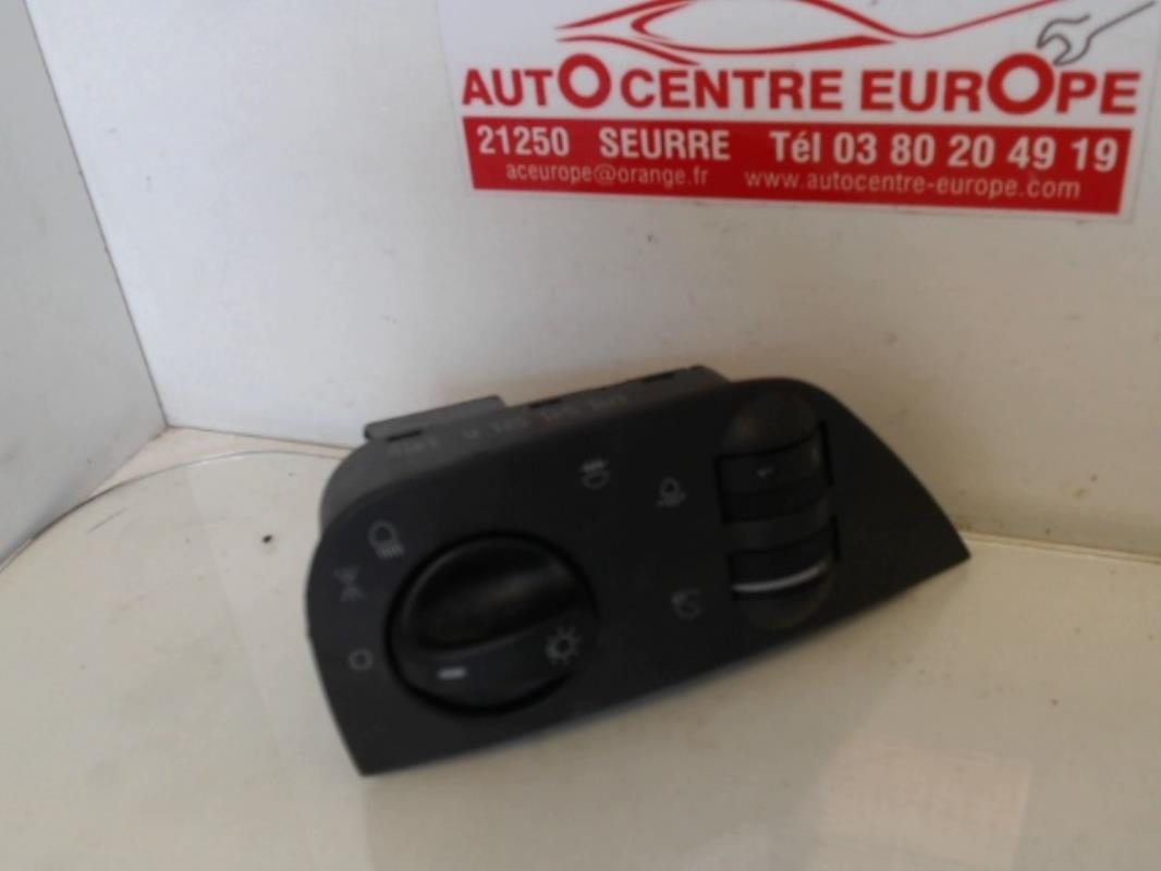 Commande de phare VOLKSWAGEN POLO 3 PHASE 1 Essence - 1