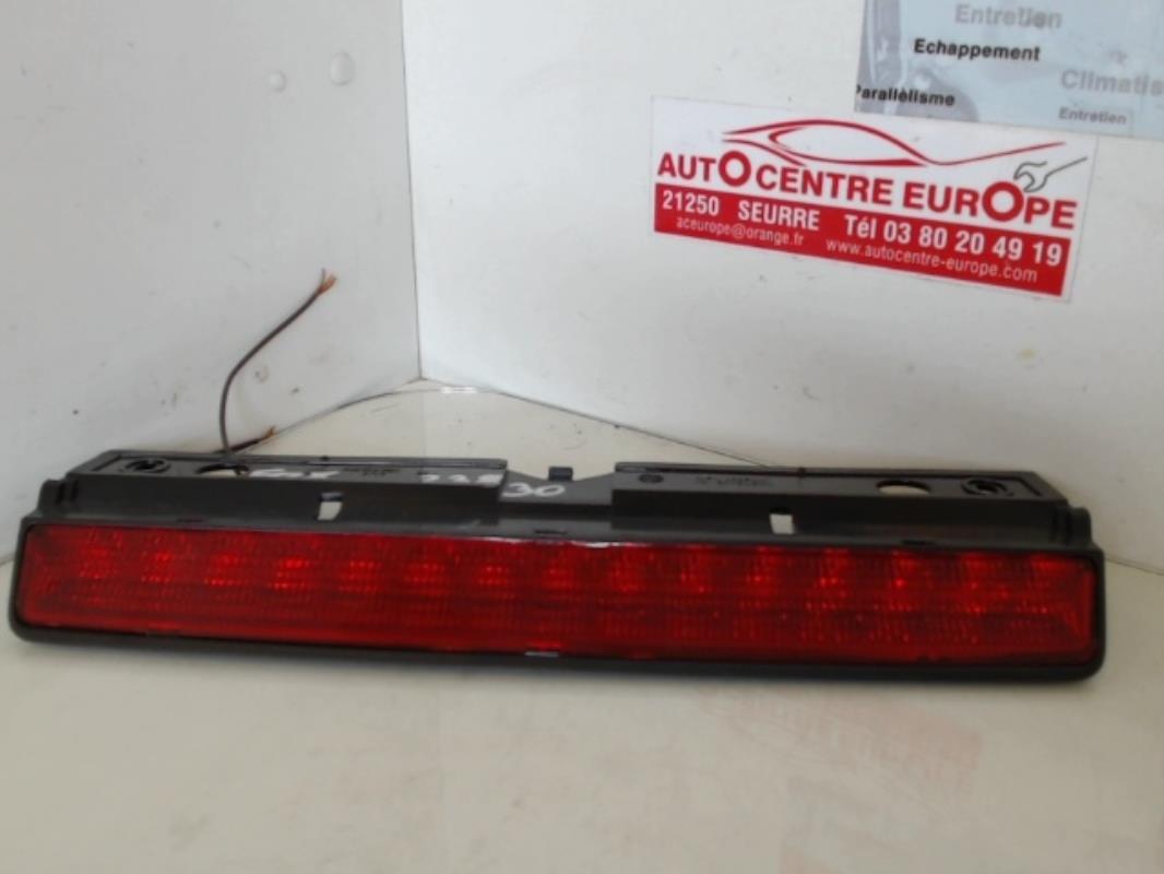 Feu arriere stop central VOLKSWAGEN FOX Essence - 1
