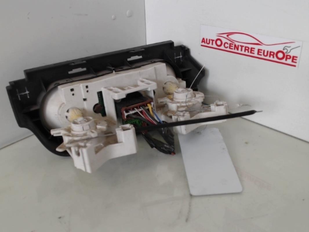 Commande chauffage SUZUKI SWIFT 3 Essence - 1