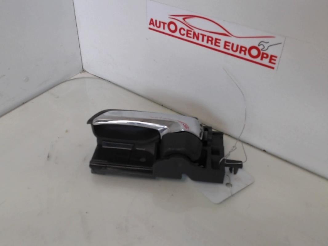 Maniglia interna posteriore sinistra SUZUKI SWIFT 3 Gasolina - 1