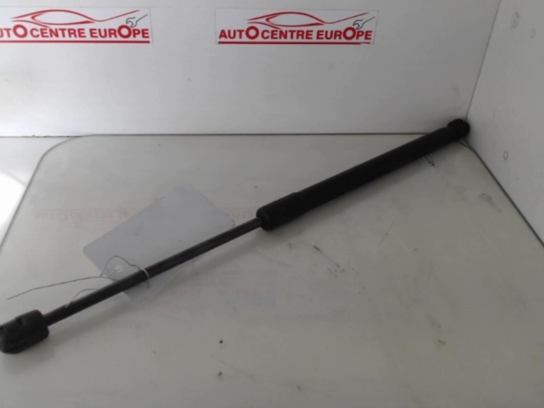 Verin de coffre SUZUKI SWIFT 3 Essence - 1