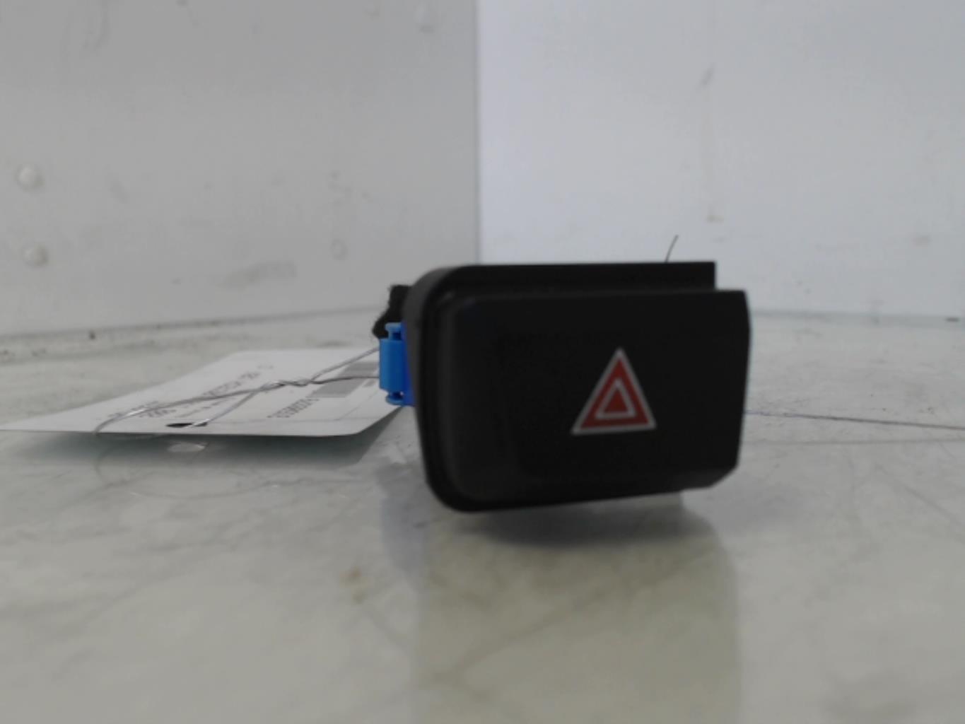 Bouton de warning PEUGEOT 208 1 PHASE 2 Essence - 1