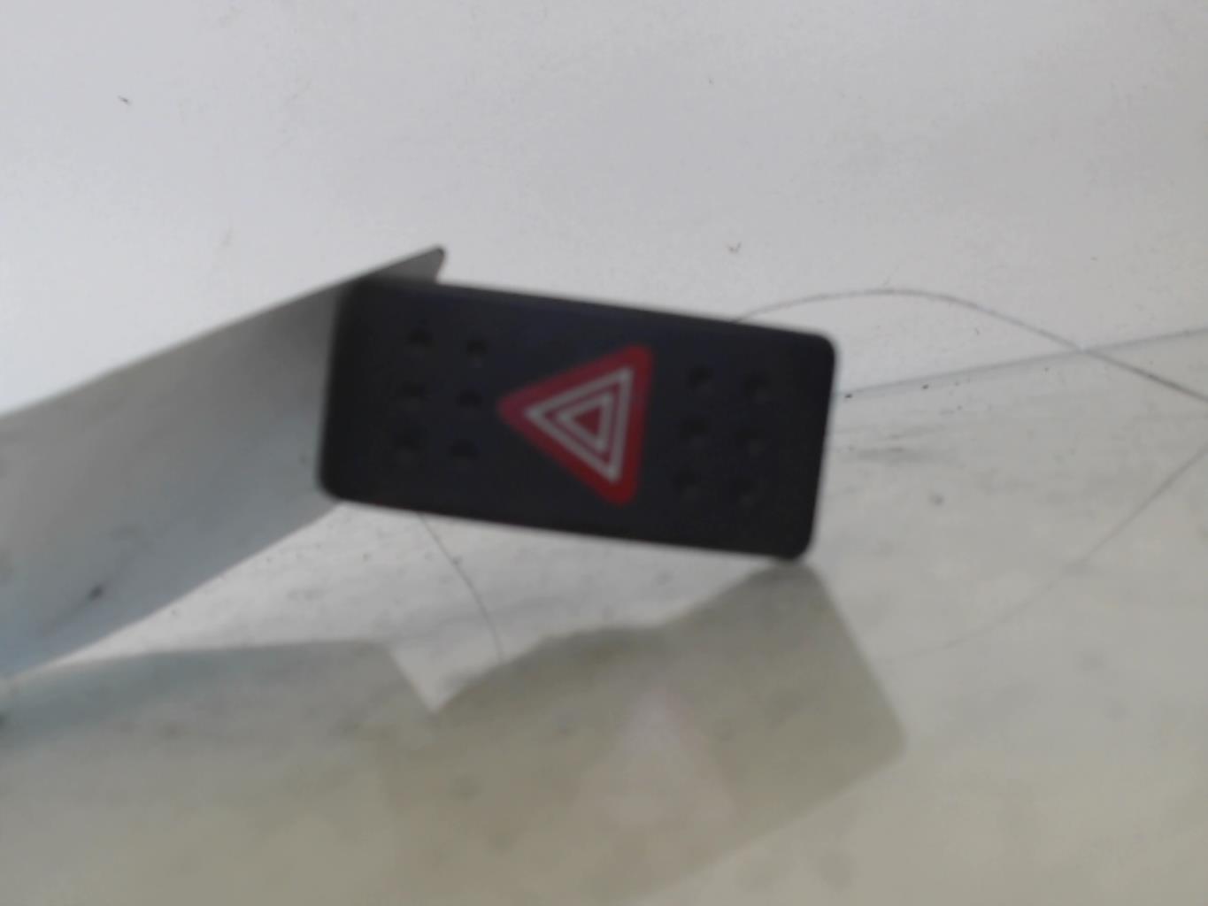 Interruttore luci emergenza SUZUKI SWIFT 3 Diésel - 1