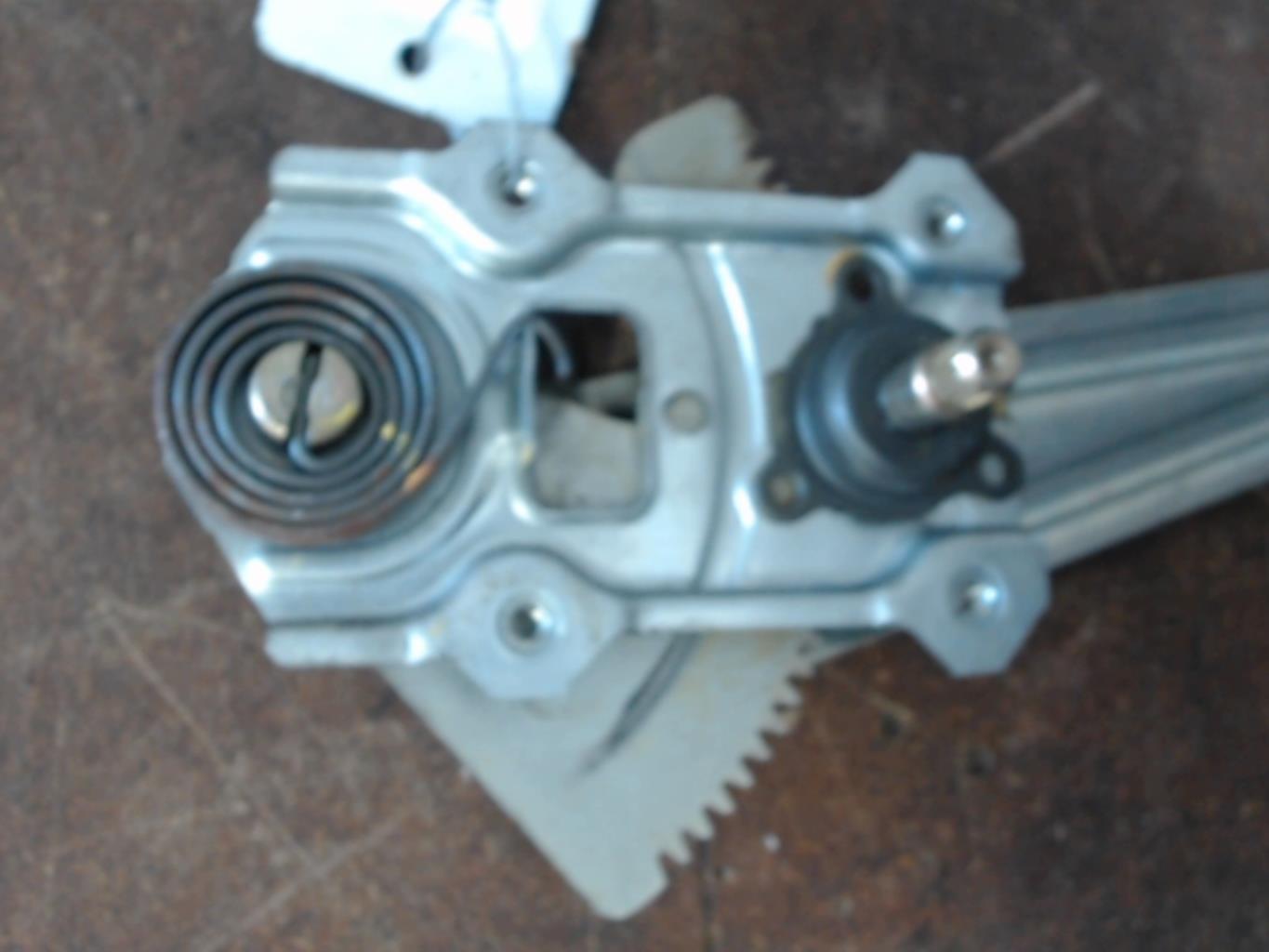 Alzacristalli manuale posteriore destro SUZUKI SWIFT 3 Diésel - 1