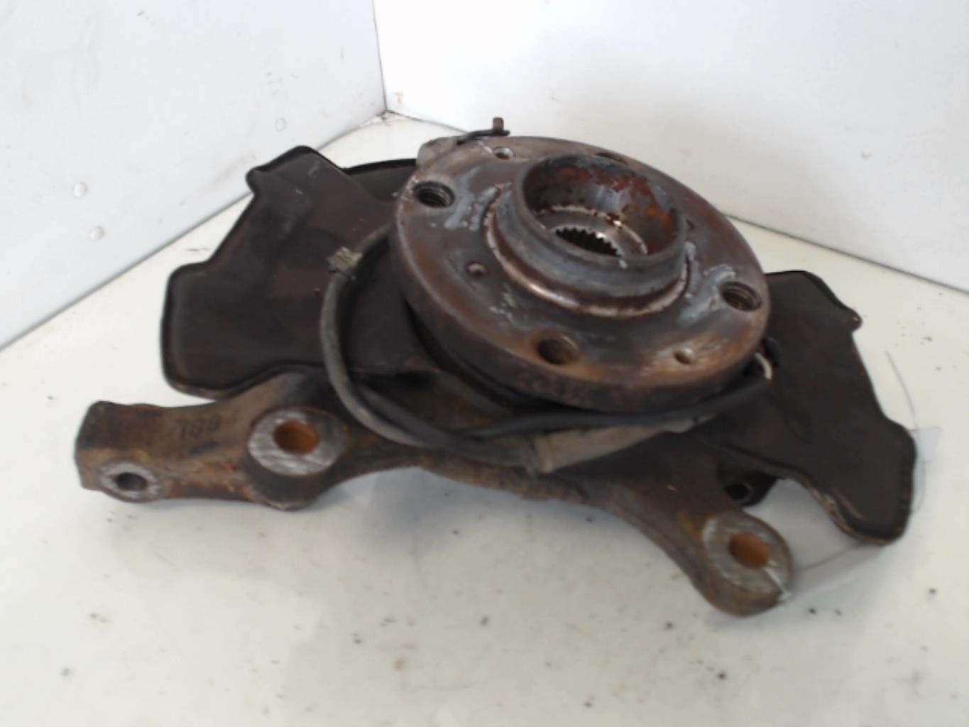 Moyeu avant gauche SUZUKI SWIFT 3 Diesel - 1
