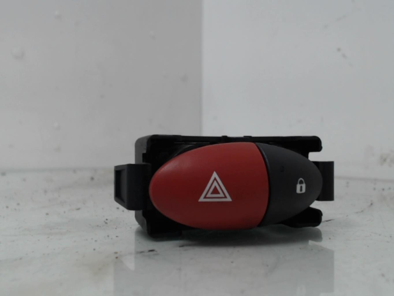Bouton de warning RENAULT TWINGO 2 PHASE 1 Essence - 1