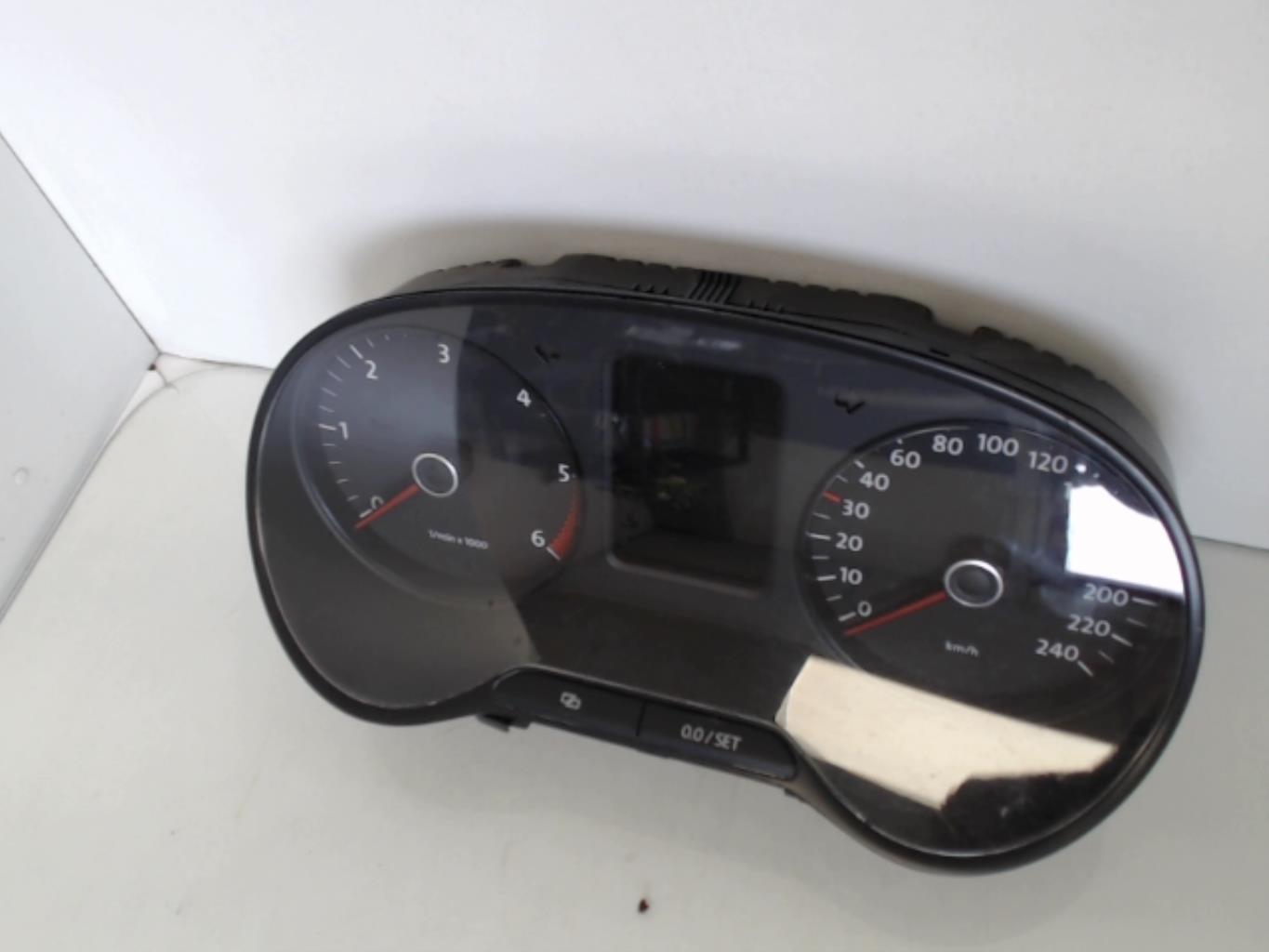 Compteur VOLKSWAGEN POLO 5 PHASE 1 Diesel - 1