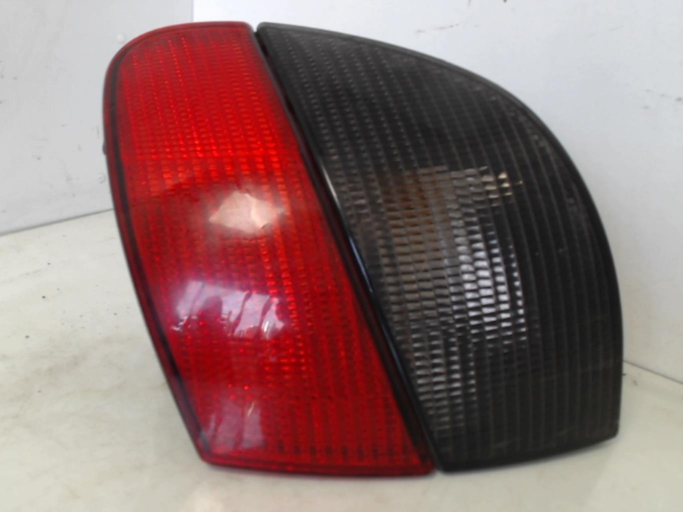Fanale posteriore principale destro (luci) PEUGEOT 406 PHASE 2 BREAK Diésel - 1