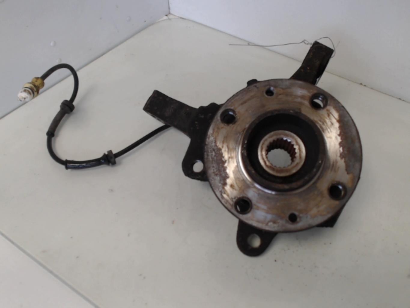 Mozzo anteriore sinistro RENAULT CLIO 2 PHASE 2 Diésel - 1
