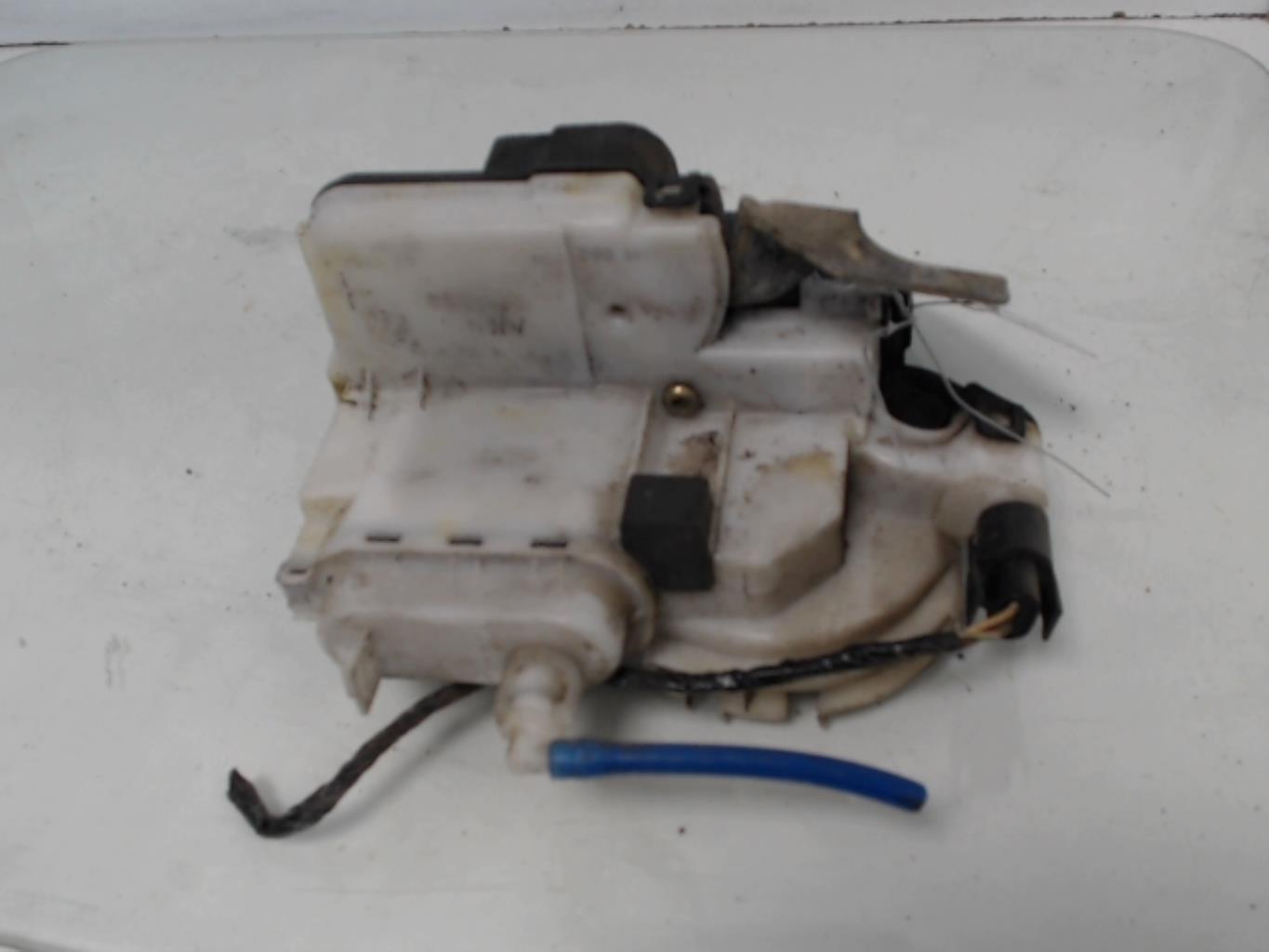 Chiusura centralizzata anteriore destra VOLKSWAGEN POLO 3 PHASE 2 Diésel - 1