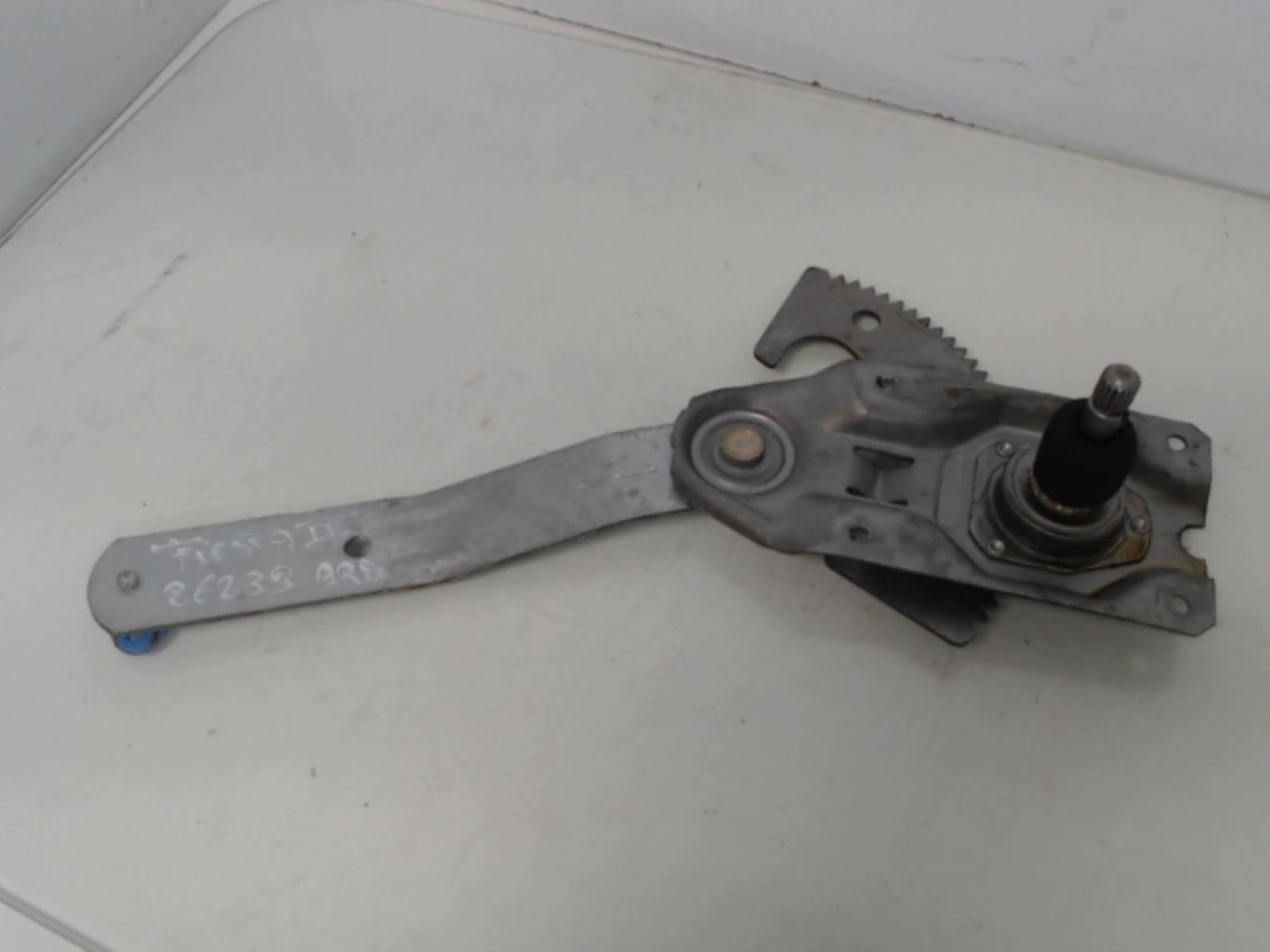 Alzacristalli manuale posteriore destro FORD FIESTA 4 PHASE 2 Diésel - 1