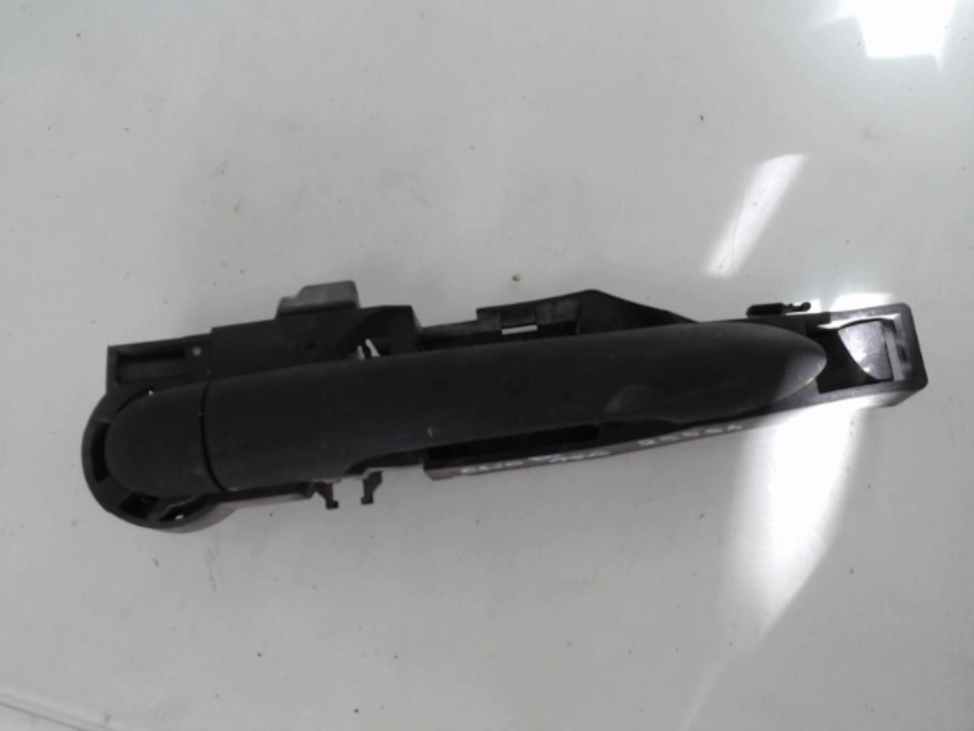 Maniglia portiera posteriore sinistra RENAULT CLIO 3 PHASE 1 Diésel - 1