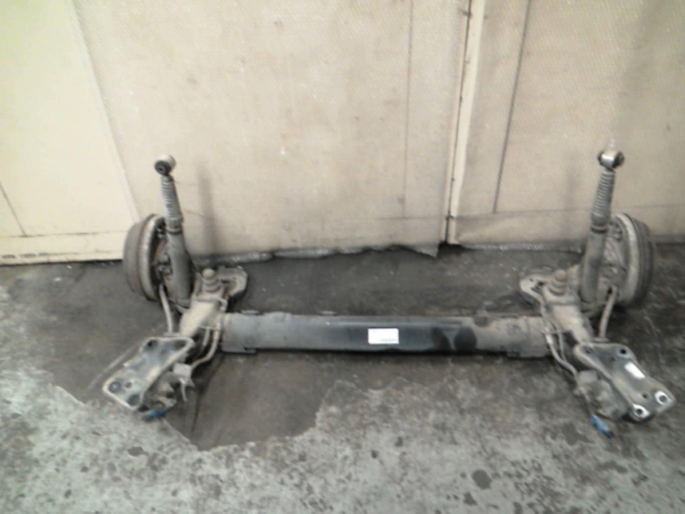 Train arriere complet PEUGEOT 207 PHASE 1 Essence - 1