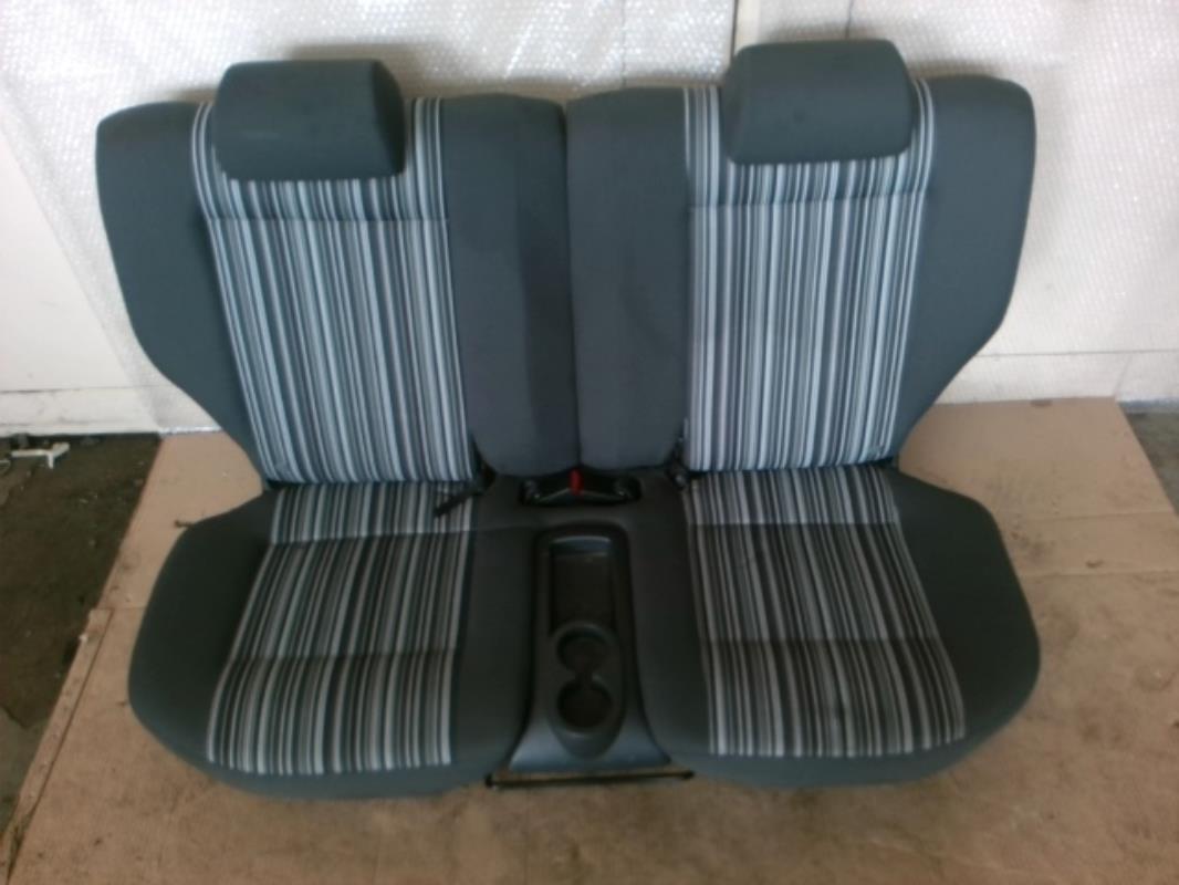 Banquette arriere VOLKSWAGEN FOX Essence - 1