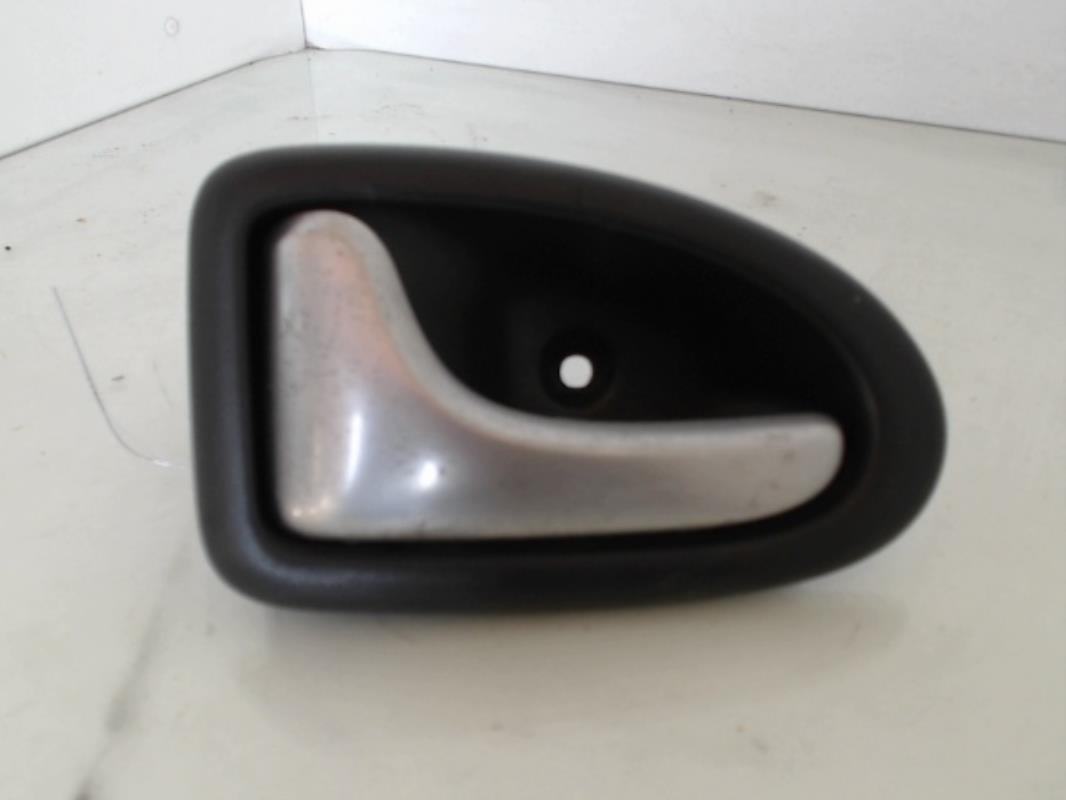 Maniglia interna posteriore sinistra RENAULT CLIO 2 PHASE 2 Diésel - 1