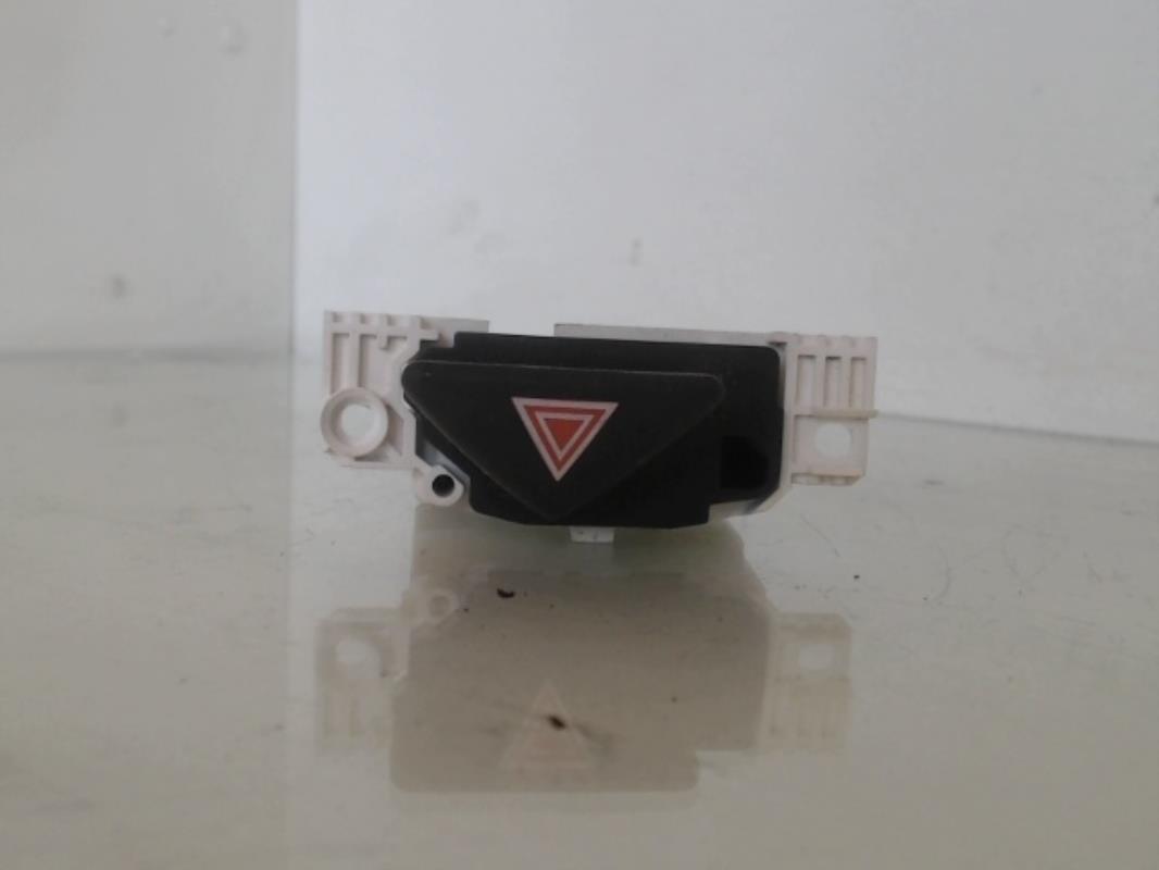 Bouton de warning FORD FOCUS 1 Essence - 1