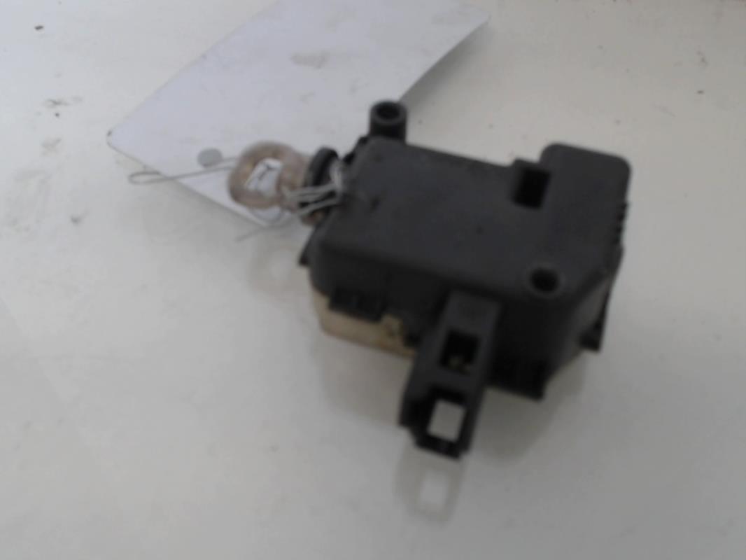 Attuatore serratura portellone posteriore SEAT IBIZA 3 PHASE 1 Diésel - 1