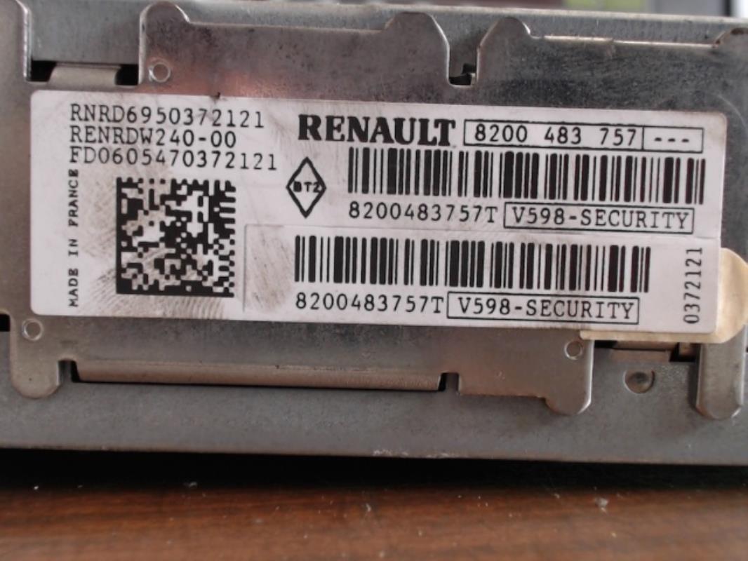Autoradio originale RENAULT MEGANE 2 PHASE 1 BREAK Diésel - 1