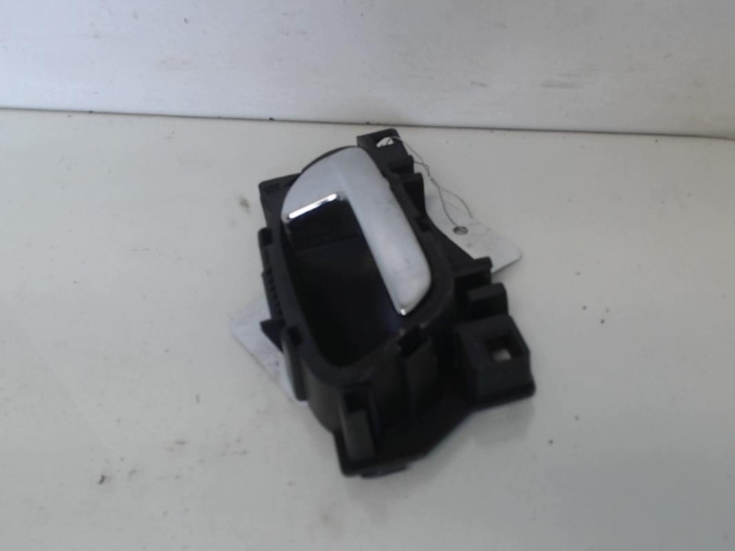 Maniglia interna posteriore destra PEUGEOT 3008 1 PHASE 1 Diésel - 1